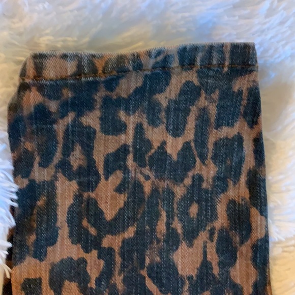 Joe’s Cheetah Jean Size 31 - Picture 3 of 7